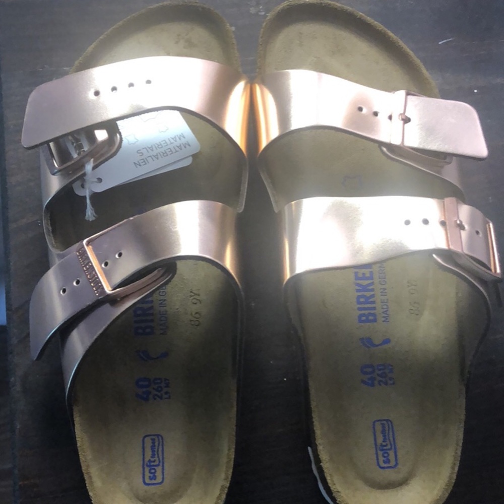 NWT/ box Birkenstocks size 40 metallic sandals